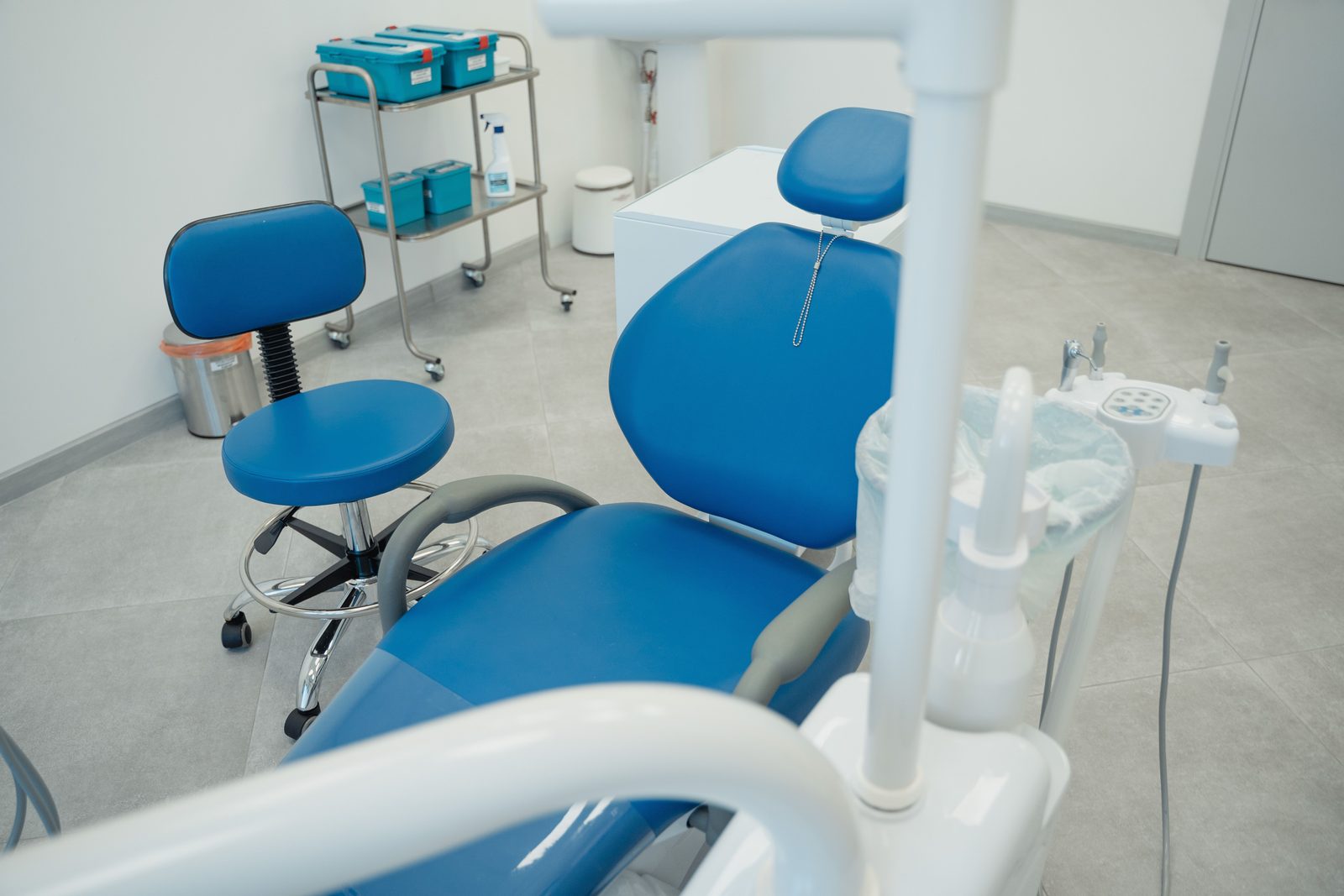 Multi-chair dental clinic room with treatment units
