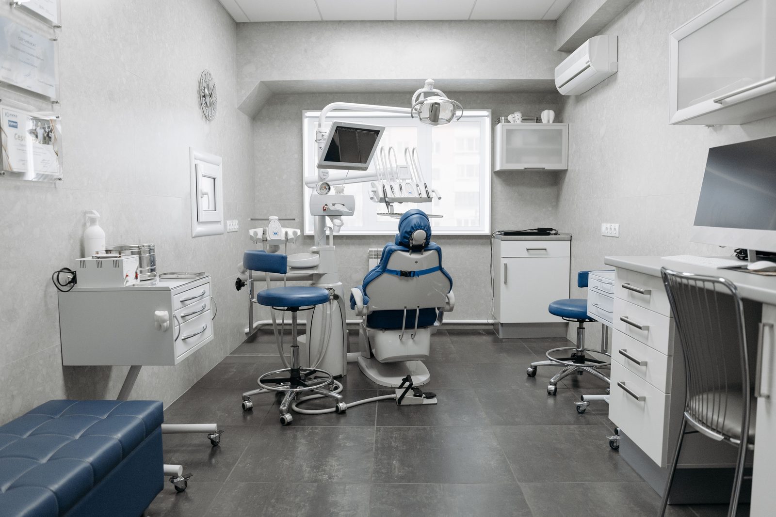 Multi-room dental clinic fitted out with new equipment