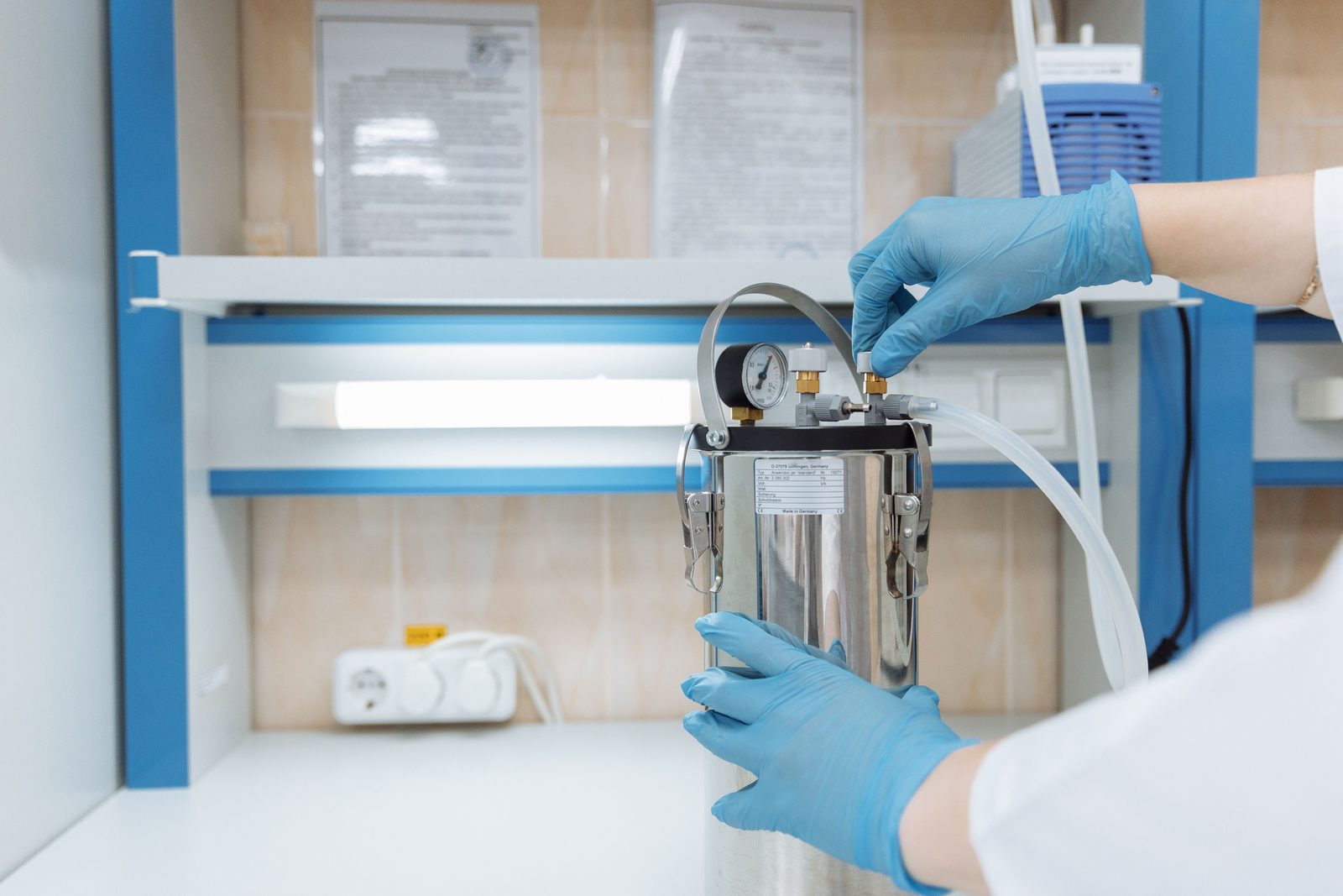 Commissioning support with sterilisation equipment